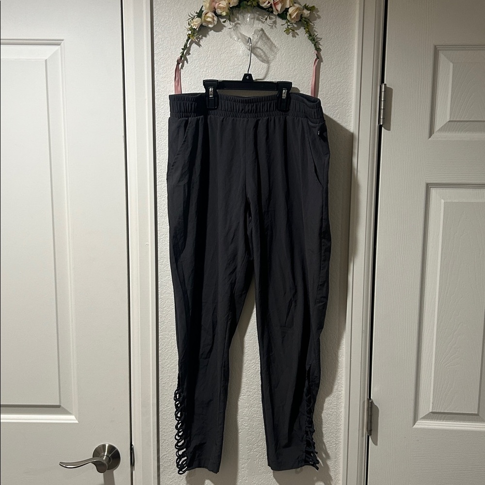 Fabletics Tiana Pant - Picture 3 of 8